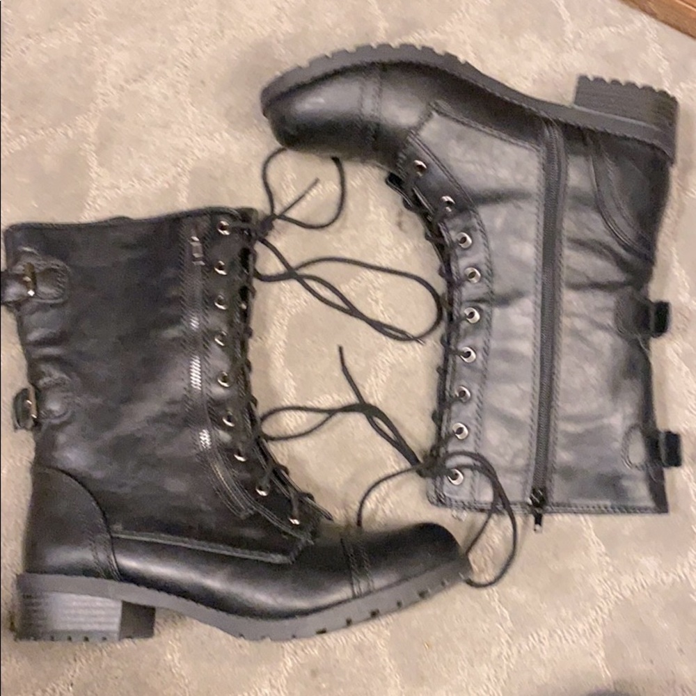These are UNR8ED black boots,Never been worn.